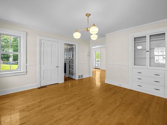 Empty room, Interior, Pendant Lights, Wood Texture Flooring