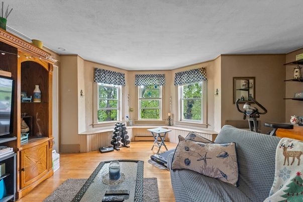 Fitness Equipment, Interior, Living room, Wood Texture Flooring