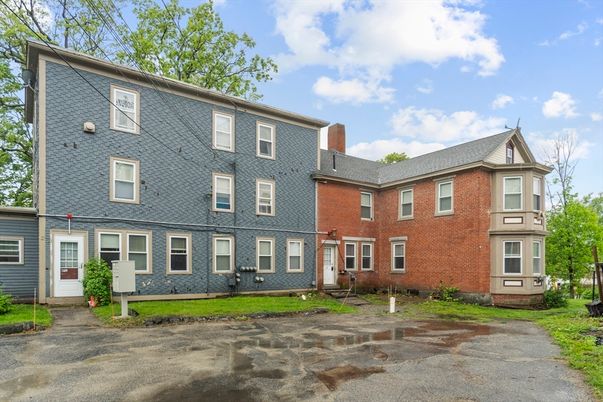 Exterior, Facade, Brick Facade, Georgian