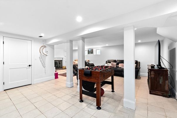Fireplace, Interior, Living room, Recessed Lighting