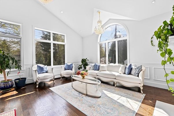 Chandelier, Interior, Living room, Recessed Lighting, Wood Texture Flooring