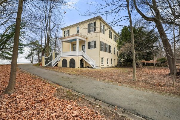 Backyard, Exterior, Facade, Georgian