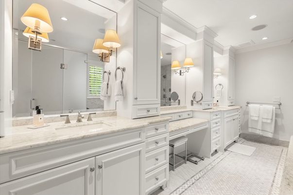 Bathroom, Dual Sink Vanities, Interior, Recessed Lighting