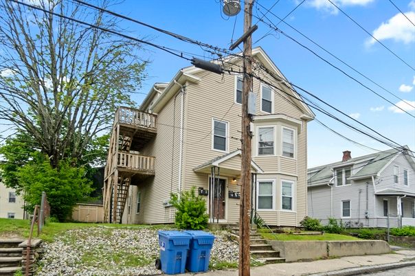 Exterior, Facade, Queen Anne Victorian