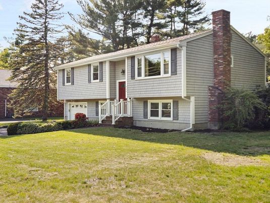 Attached, Exterior, Facade, Raised Ranch
