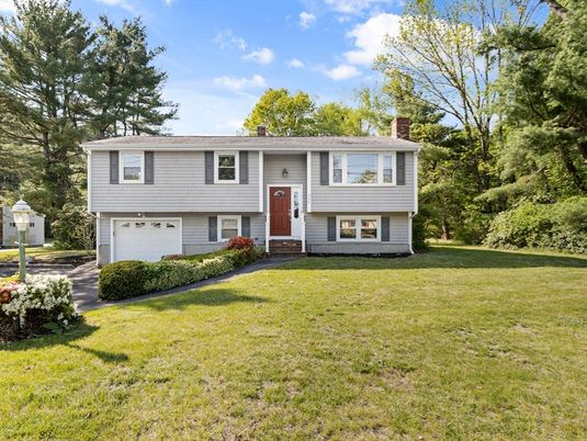 Attached, Exterior, Facade, Raised Ranch