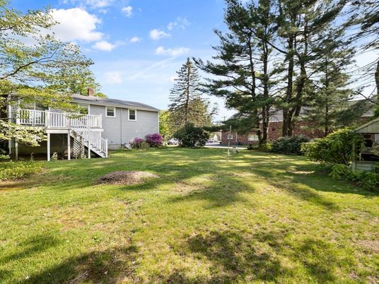 Attached, Exterior, Facade, Raised Ranch