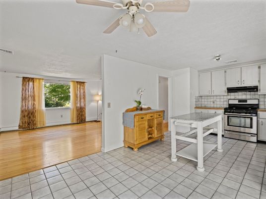 Dining room, Interior, Kitchen, Stainless Steel Appliances, Wood Texture Flooring