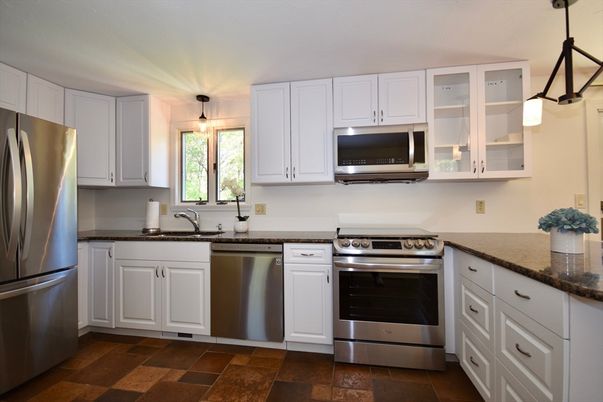 Interior, Kitchen, Pendant Lights, Stainless Steel Appliances