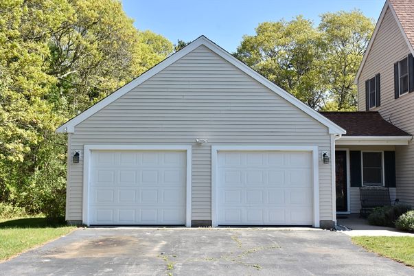 Detached Garage, Exterior