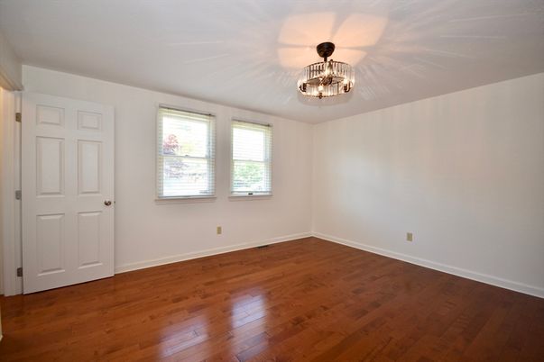 Chandelier, Empty room, Interior, Wood Texture Flooring