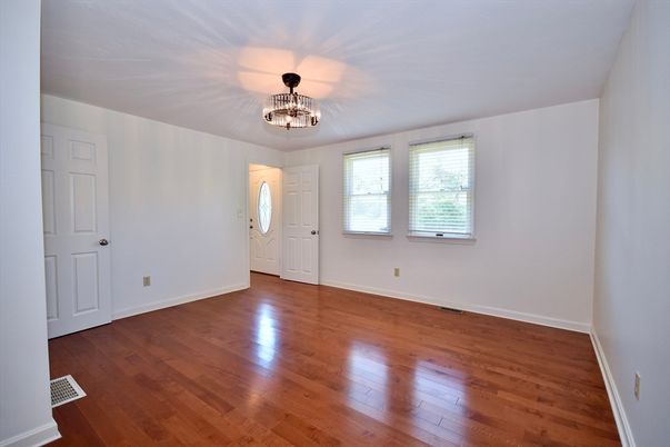 Chandelier, Empty room, Interior, Wood Texture Flooring