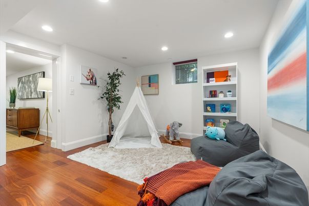 Interior, Recessed Lighting, Wood Texture Flooring