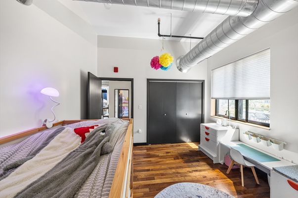 Interior, Pendant Lights, Wood Texture Flooring