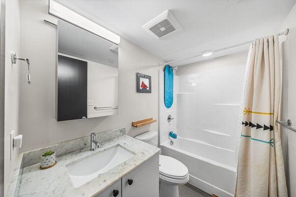 Bathroom, Interior, Recessed Lighting