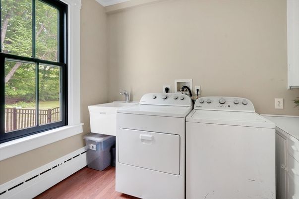 Interior, Washer, Wood Texture Flooring
