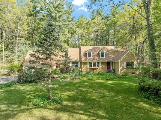 Backyard, Exterior, Facade, Cape Cod