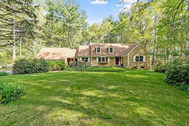 Backyard, Exterior, Facade, Brick Facade, Cape Cod
