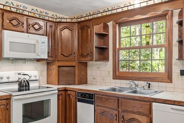 Interior, Kitchen, Tile Countertops