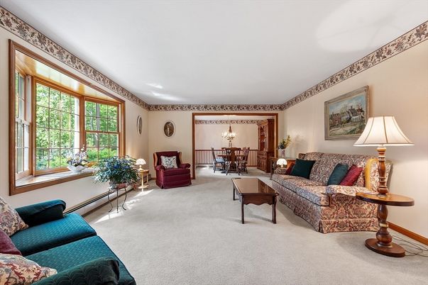 Chandelier, Dining room, Interior, Living room