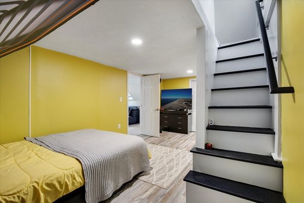 Bedroom, Interior, Recessed Lighting, Wood Texture Flooring