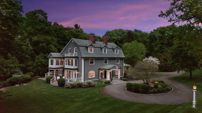 Backyard, Exterior, Facade, Queen Anne Victorian