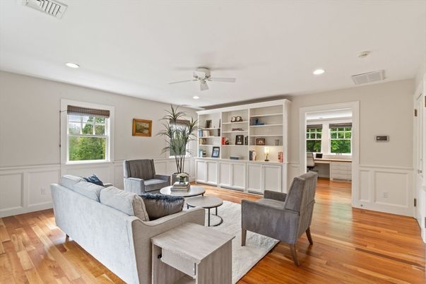 Interior, Living room, Recessed Lighting, Wood Texture Flooring