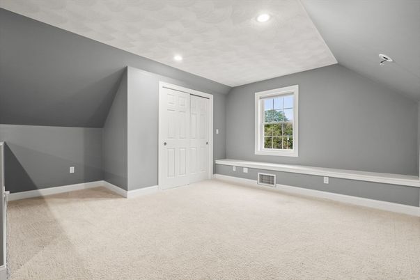 Empty room, Interior, Recessed Lighting