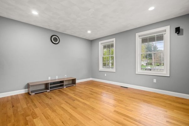 Empty room, Interior, Recessed Lighting, Wood Texture Flooring