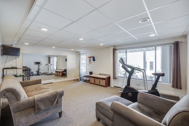 Fitness Equipment, Interior, Living room, Recessed Lighting