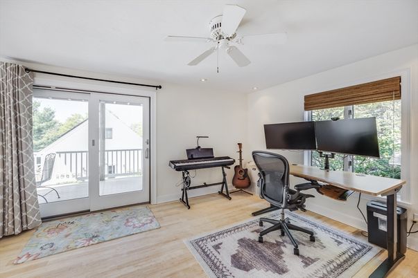 Home Office, Interior, Piano, Recessed Lighting, Wood Texture Flooring