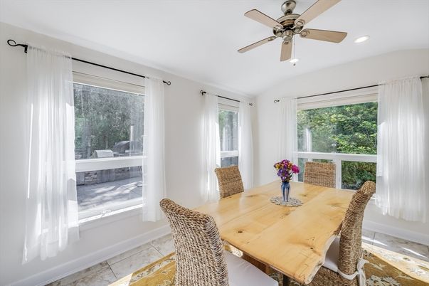 Dining room, Interior, Recessed Lighting