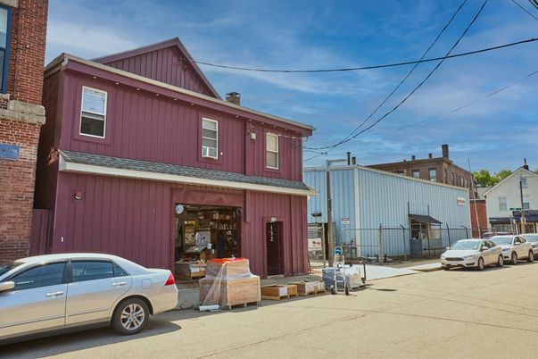 Exterior, Facade, Brick Facade, Rowhouse
