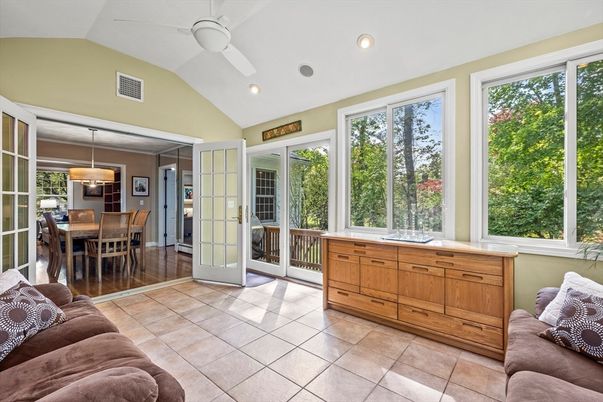 Dining room, Interior, Pendant Lights, Recessed Lighting