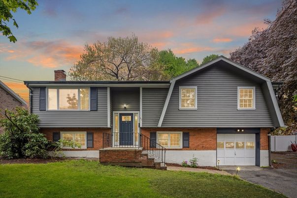 Attached, Exterior, Facade, Brick Facade, Raised Ranch