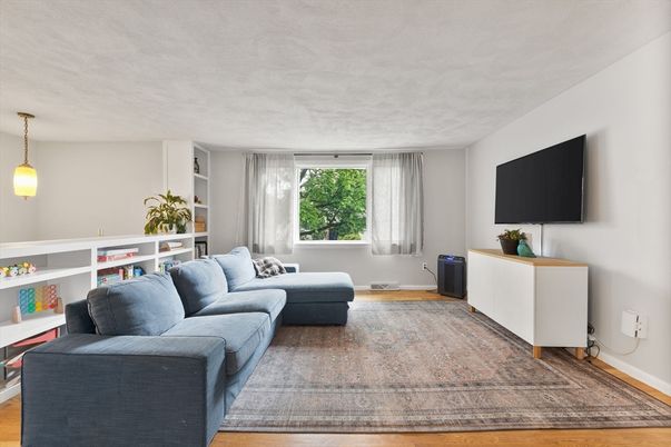 Interior, Living room, Pendant Lights, Wood Texture Flooring