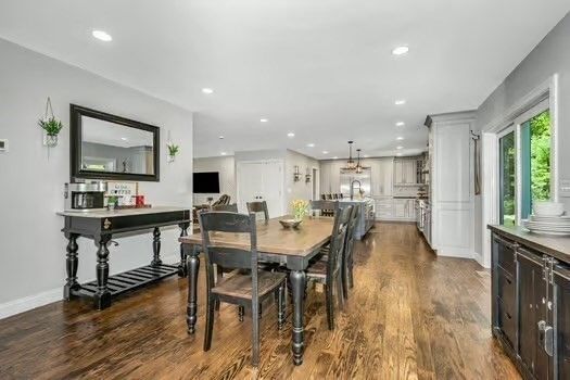 Chandelier, Dining room, Interior, Kitchen, Pendant Lights, Recessed Lighting, Wood Texture Flooring