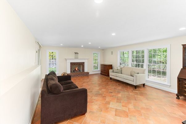 Fireplace, Interior, Living room, Recessed Lighting