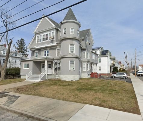 Exterior, Facade, Queen Anne Victorian