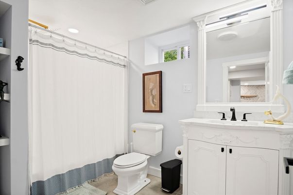 Bathroom, Interior, Recessed Lighting