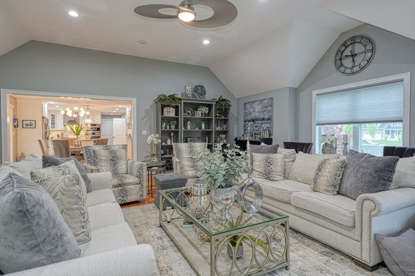 Dining room, Interior, Kitchen, Living room, Pendant Lights, Recessed Lighting, Wood Texture Flooring