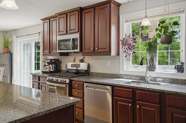 Interior, Kitchen, Pendant Lights, Stainless Steel Appliances