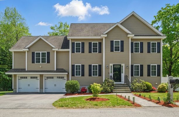 Attached, Exterior, Facade, Farmhouse