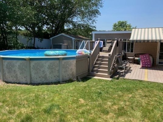 Exterior, Pool