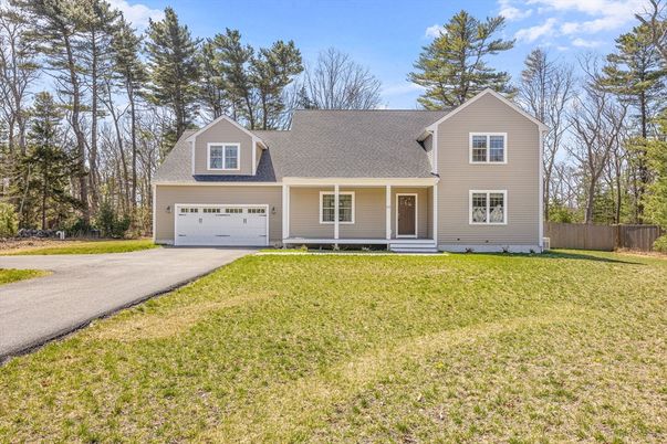 Attached, Exterior, Facade, Cape Cod