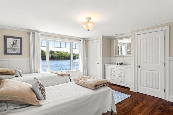 Bedroom, Interior, Water, Wood Texture Flooring