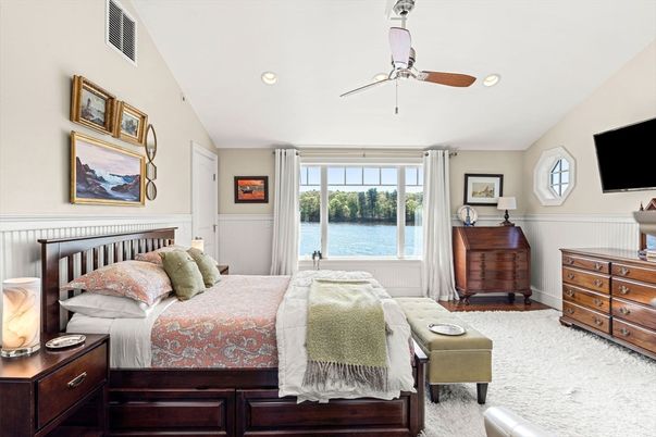 Bedroom, Interior, Recessed Lighting, Water