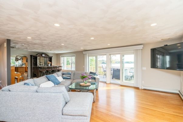 Dining room, Interior, Living room, Recessed Lighting, Wood Texture Flooring