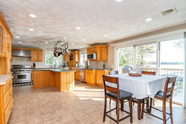 Dining room, Interior, Kitchen, Recessed Lighting, Stainless Steel Appliances