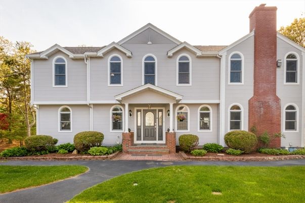 Exterior, Facade, Rowhouse